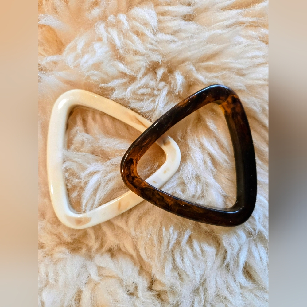 Vintage Geometric Bangle Bracelet Set in Cream and Tortoiseshell